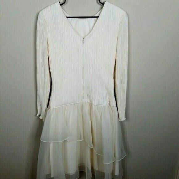 Vintage White Long Sleeve Pleated Dress With Layered Chiffon Skirt & Rose Detail - Picture 9 of 9